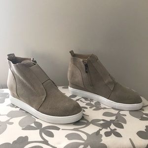 Wedge sneakers